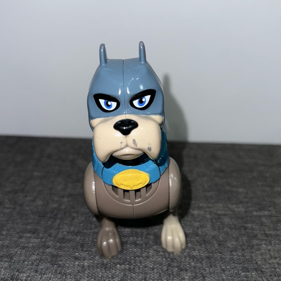 DC League of Super-Pets Talking Ace Poseable Figure with Sounds & Phrases - Picture 3 of 8